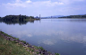 Donau mit Blick in Richtung Linz