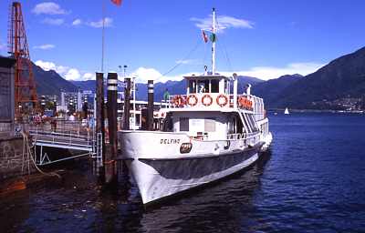 Schiff im Hafen von Locarno